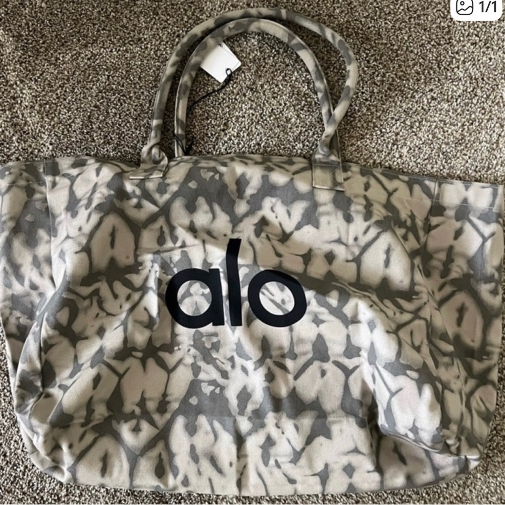 ALO Yoga Black and Gray Patterned Tote Bag